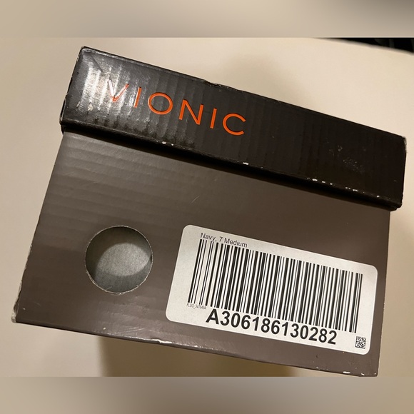 WOMEN’S NAVY VIONIC TIDEPERF SANDALS. - Picture 9 of 9